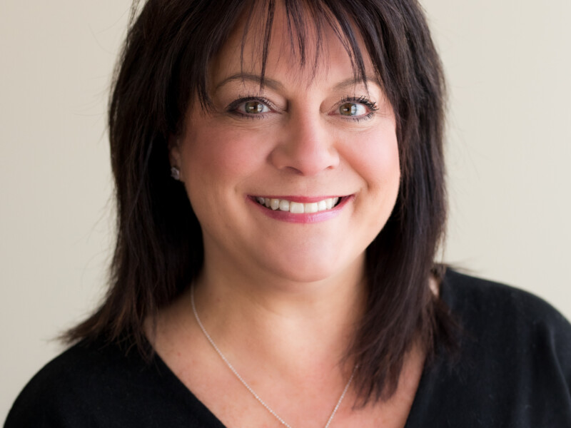 Headshot Kelly J. Mercure